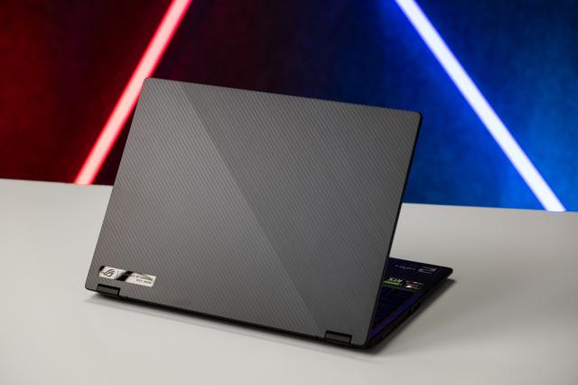 Trên tay và đánh giá nhanh ASUS ROG Flow X13: Bất ngờ về hiệu năng của AMD Ryzen 7 6800HS