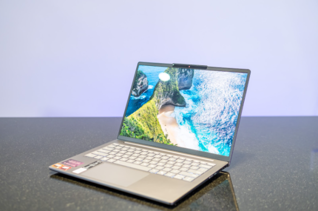 Những mẫu laptop AI đáng mua nhất dịp cuối năm 2025, giá chỉ từ 19 triệu đồng!