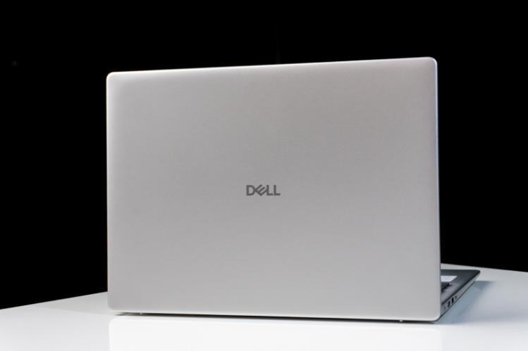 Đánh giá Dell 14 DC14255: Hiệu năng ổn định, pin “trâu”, hàng loạt tính năng AI, tặng kèm Office